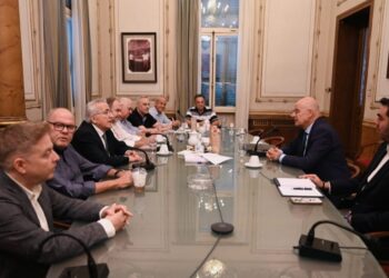 Συνάντηση ΥΕΘΑ Νίκου Δένδια με το Προεδρείο της ΓΣΕΕ – Η ατζέντα της συζήτησης