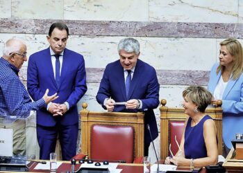 Ποιος Βουλευτής του ΠΑΣΟΚ δήλωσε: “Εγώ αυτά τα ξεφτιλίκια…, δεν τα κάνω”;