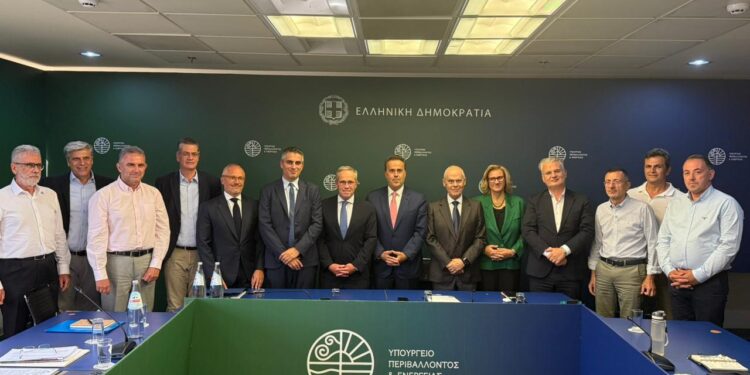Σύσκεψη υπό τον Στ. Παπασταύρου – Σε χρόνο ρεκόρ η εκκίνηση έργων πρόληψης και αποκατάστασης για τον πυρόπληκτο Φενεό Κορινθίας & 3 εκ. κατά της λειψυδρίας στον Δήμο Βέλου-Βόχας