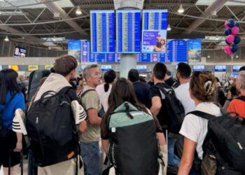 Χάος στο «Ελευθέριος Βενιζέλος»: Συνεχίζεται η ταλαιπωρία με καθυστερήσεις σε 266 πτήσεις
