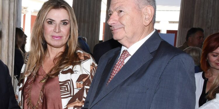 Δίκη δολοφονίας Βαλυράκη: «Ήταν σφαγιασμένος, έγινα ντετέκτιβ για να βρω την αλήθεια» – Συγκλονίζει η γυναίκα του