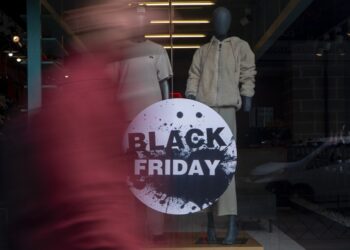 Black Friday 2025: Με… μισθό και συντάξεις το φετινό «δώρο» για τους καταναλωτές