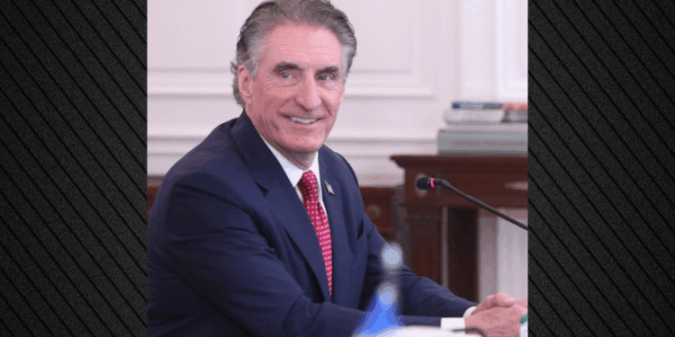 Υπουργός Εσωτερικών των ΗΠΑ στην Αθήνα: Τι συζήτησε με τους Top 10 Ελληνες CEO