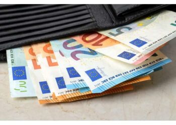 Μισθοί σε δημόσιο και ιδιωτικό τομέα: Ποιοι θα είναι από 1-1-2026-Πού διαμορφώνεται ο κατώτατος