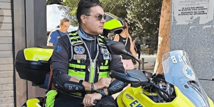 Μάχη στη ΜΕΘ για 47χρονο διασώστη του ΕΚΑΒ – Τί συνέβη εν ώρα εργασίας