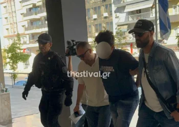 Αδελφοκτονία στη Θεσσαλονίκη: Θεσσαλονίκη: Στον εισαγγελέα ο 50χρονος δολοφόνος