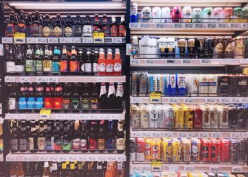 Πού θα απαγορευτούν τα ενεργειακά ποτά για τους κάτω των 16 ετών