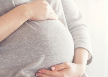 Νέα διάταξη για επίδομα κυοφορίας και λοχείας με 200 ένσημα – Τι αλλάζει