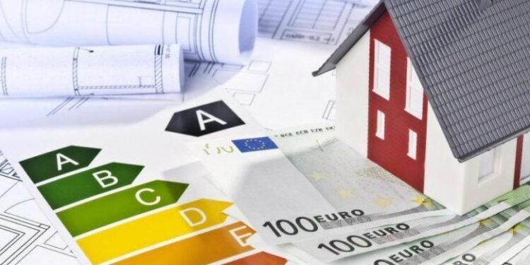 Εξοικονομώ 2025: Ανησυχία για τις καθυστερήσεις- Τί τρέχει με το πρόγραμμα