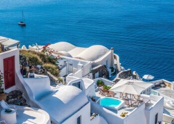 Απογειώθηκε ο τουρισμός- Πόσοι ήρθαν στην Ελλάδα