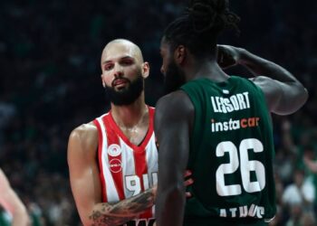 Φουρνιέ και Λεσόρ «ταρακουνήθηκαν» από τον σεισμό – Οι επικές αντιδράσεις τους στο Χ