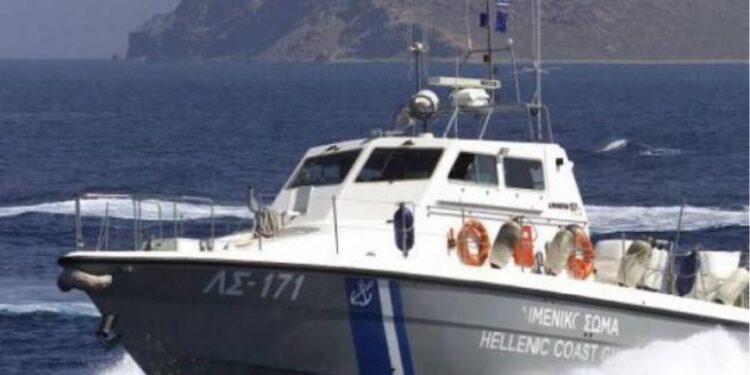 Άφαντος ο Τούρκος διακινητής που δραπέτευσε με χειροπέδες στα ανοιχτά της Χίου – Σενάρια για προμελετημένο σχέδιο απόδρασης