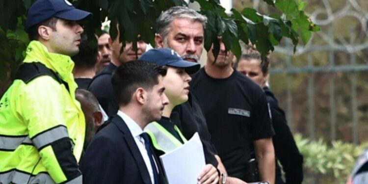 Τροχαίο Μπισμπίκη: Πασίγνωστο το θύμα του ηθοποιού – Το διάσημο πρόσωπο που τράκαρε στη Φιλοθέη