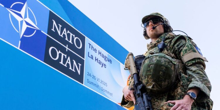 ΝΑΤΟ: Συγκροτεί την «ανατολική φρουρά»