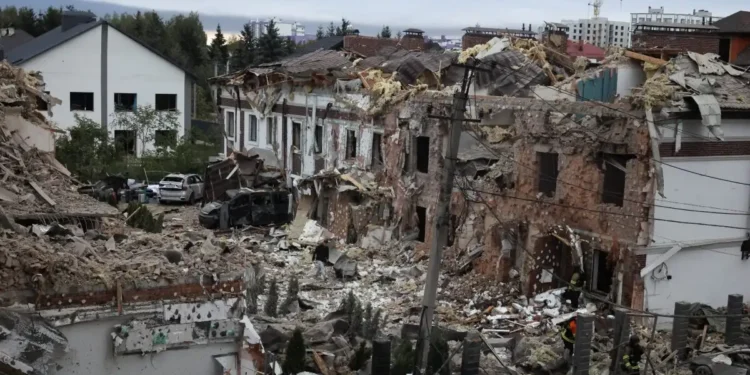 Θρίλερ δίχως τέλος στην Ουκρανία: Τέσσερις νεκροί και δεκάδες τραυματίες από το ρωσικό σφυροκόπημα