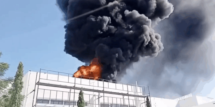 Φωτιά στο Μουσικό Σχολείο Παλλήνης -Δεν προκλήθηκαν σοβαρές ζημιές- Απομακρύνθηκαν οι καθηγητες