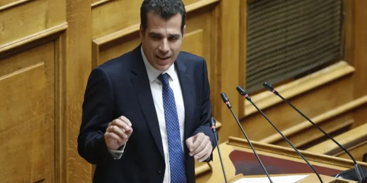 Θ. Πλεύρης: Άπαξ και μπήκες παράνομα, μία επιλογή έχεις, να γυρίσεις πίσω