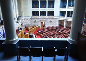 ΠΑΡΑΤΗΡΗΤΗΡΙΟ ΕΞΟΥΣΙΑΣ: Συζητήσεις για νέα ομάδα στα δεξιά της δεξιάς