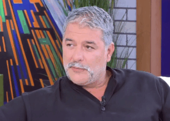 Μπισμπίκης: Από το κρητικό γλέντι και το τροχαίο στη Φιλοθέη… χαμογελαστός στην εκπομπή της Ναταλίας Γερμανού