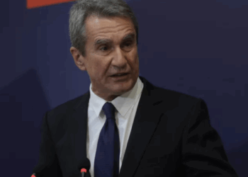 Λοβέρδος: Το σκέφτομαι να δημοσιοποιήσω την επιστολή αποχώρησής μου από το ΠΑΣΟΚ