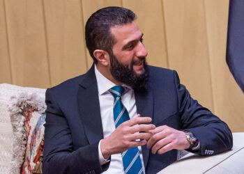 Είστε όμορφος και σκληρός: «Απασφάλισαν» ερωτικά σε ενημερωτική εκπομπή
