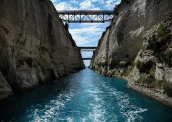 Νέο “λουκέτο” στη Διώρυγα Κορίνθου: Άγνωστο πότε θα ανοίξει