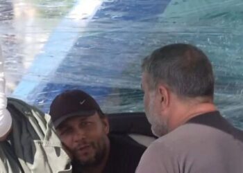 Ο Βασίλης Μπισμπίκης επισκέφθηκε τον Πάνο Ρούτσι στο Σύνταγμα – Δείτε βίντεο