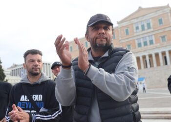 Απομακρύνθηκε ο Πάνος Ρούτσι από το Σύνταγμα