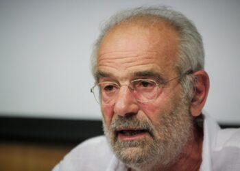 Αλαβάνος για Τσίπρα: Πρέπει να γονατίσει σε δεσπότη και να ζητήσει συγγνώμη (ΒΙΝΤΕΟ)