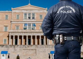 Πότε ξεκινά η δίκη του αστυνομικού της Βουλής και της συζύγου του