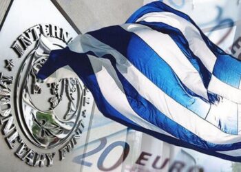 ΔΝΤ: Προβλέπει πρωτογενή πλεονάσματα και συνεχή μείωση του δημόσιου χρέους της Ελλάδας έως το 2030