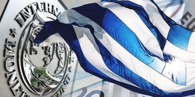 ΔΝΤ: Προβλέπει πρωτογενή πλεονάσματα και συνεχή μείωση του δημόσιου χρέους της Ελλάδας έως το 2030