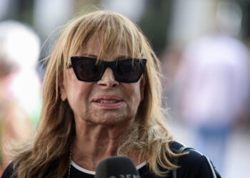 Άννα Φόνσου: Ο άντρας μου μού έκανε δώρο μία Τζάγκουαρ, του είπα ότι δεν τη θέλω, να μου την πάρει σε άσπρη