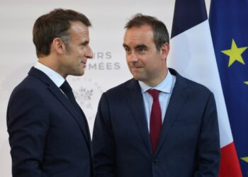 Γαλλία: Το “ιδιαίτερο” υπουργικό συμβούλιο για να περάσει ο Προϋπολογισμός