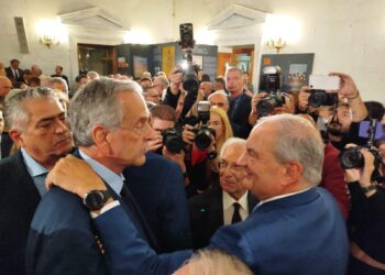 Παρών ο Σαμαράς στην παρέμβαση Καραμανλή – Φωτορεπορτάζ TP