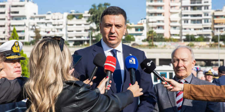 Κικίλιας στην παραλαβή 51 οχημάτων του ΛΣ-ΕΛΑΚΤ: Η Ελλάδα είναι κραταιά δύναμη στη θάλασσα και πρέπει να το αποδεικνύουμε μονίμως