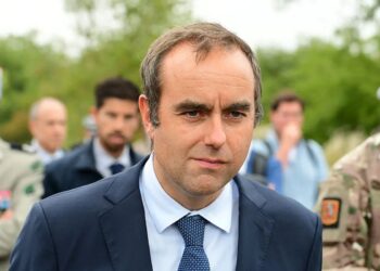 Σοκ στη Γαλλία: Πρωθυπουργός…. 27 ημερών !