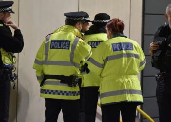 Επίθεση με μαχαίρι σε συναγωγή στο Μάντσεστερ – Αναφορές για τέσσερις τραυματίες, πυροβολήθηκε ο ύποπτος