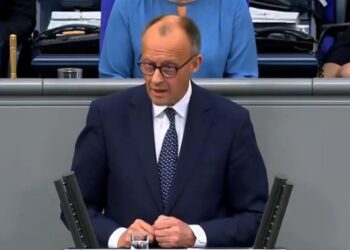 Mερτς: Προειδοποιεί για νέο κύμα αντισημιτισμού – “Δείξτε αλληλεγγύη στους Εβραίους”