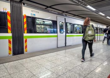 24ωρη απεργία: Παραλύουν οι μεταφορές – Πώς θα κινηθούν μετρό, λεωφορεία, τραμ