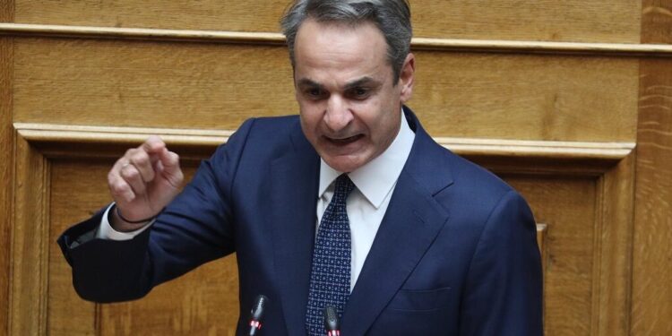 Μητσοτάκης σε Ανδρουλάκη: Θα πιάνατε τον Τραμπ από το πέτο και θα του λέγατε «go back» – Κάνω ισχυρή την Ελλάδα, όχι ρεντίκολο της Ευρώπης