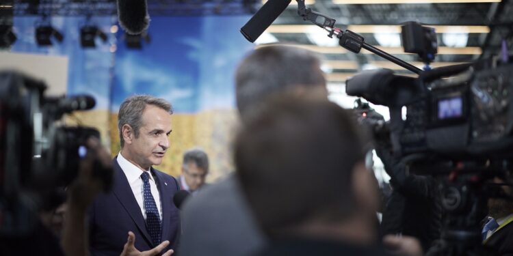 Ρεπορτάζ – Γιάννης Καντέλης: Στο «κυνήγι» των θετικών ειδήσεων η κυβέρνηση