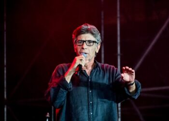 Μπέζος για τους “δημοσιοσχετίστες” ηθοποιούς: «Αυτά είναι κονσομασιόν, αμερικανιές της πλάκας»