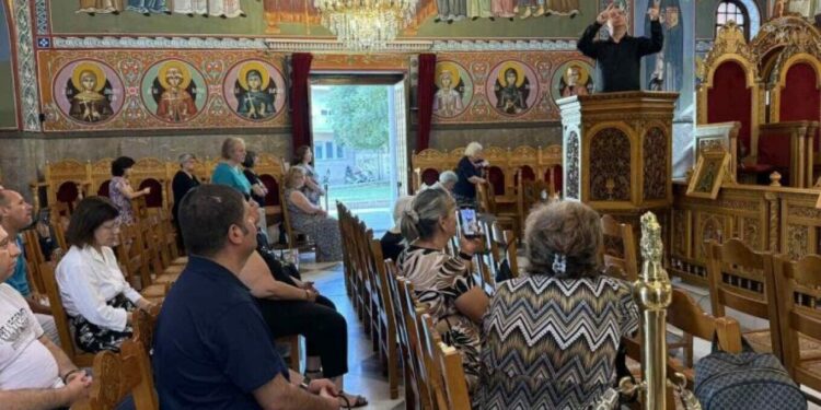 Πρώτη Θεία Λειτουργία στη νοηματική γλώσσα σε εκκλησία του Βόλου