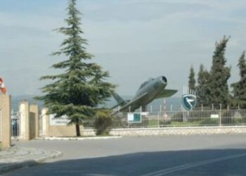 ΑΠΟΛΥΤΗ ΤΡΕΛΑ: Σκάι: Έπεσε αεροπλάνο – ΕΡΤ: Δεν έπεσε αεροπλάνο