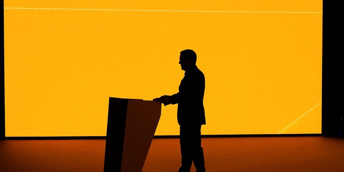 Δημήτρης Γιαννακόπουλος – ρεπορτάζ: Ο Τσίπρας ξαναέρχεται, οι ψηφοφόροι ξαναφεύγουν