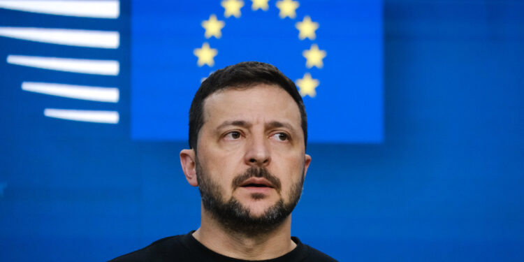 Ζελένσκι: Η Ρωσία χρησιμοποίησε πάνω από 300 drones και 37 πυραύλους σε νυχτερινή επίθεση
